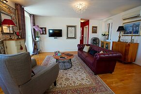 Zephyrus Boutique Accommodation