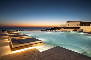 Santo Pure Oia Suites & Villas