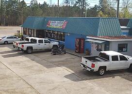 Traveler's Choice Motel