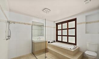 McAuleys Beach House