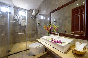 Iris Hotel