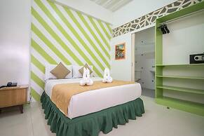 Alicia Tower Residences - Adult Only - Hostel