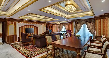 Army Hotel
