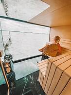 HT Houseboats