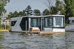 HT Houseboats