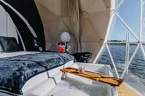 HT Houseboats