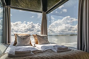 HT Houseboats