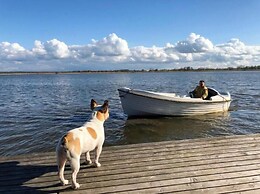 HT Houseboats