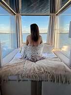 HT Houseboats