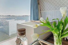 HT Houseboats