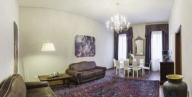 Rialto Canal View With Terrace and Balcony