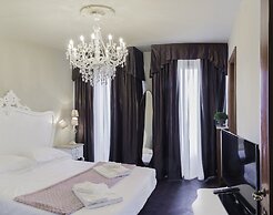 Rialto Canal View With Terrace and Balcony