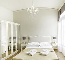 Rialto Canal View With Terrace and Balcony