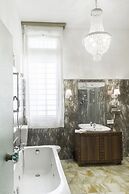 Rialto Canal View With Terrace and Balcony