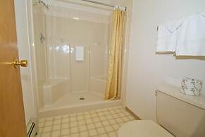 Brooks Street Motor Inn