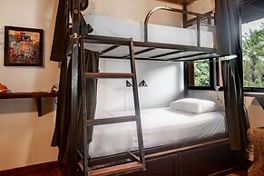 Bambuda Lodge - Hostel