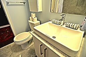 Toronto Escape - Onyx Suite