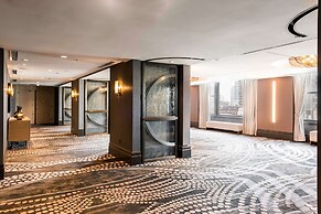 LondonHouse Chicago, Curio Collection by Hilton