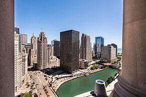 LondonHouse Chicago, Curio Collection by Hilton