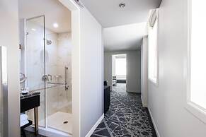 LondonHouse Chicago, Curio Collection by Hilton