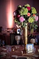 LondonHouse Chicago, Curio Collection by Hilton