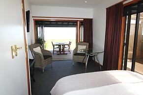 Te Puru Beach Lodge