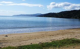 Te Puru Beach Lodge