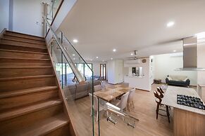 Sunrise at 1770 Holidays