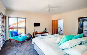 Sunrise at 1770 Holidays