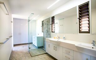 Sunrise at 1770 Holidays