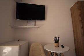 Apartments & Rooms Petra