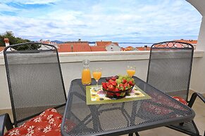 Apartments & Rooms Petra