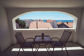 Apartments & Rooms Petra