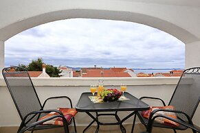 Apartments & Rooms Petra