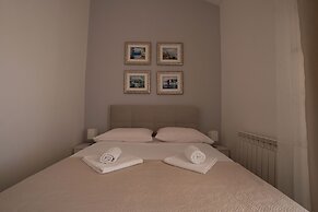 Apartments & Rooms Petra