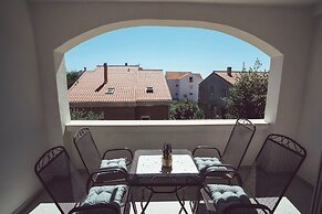 Apartments & Rooms Petra