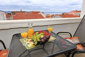 Apartments & Rooms Petra