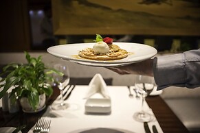 Pullman Shishi Mattison