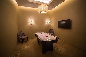 Pullman Shishi Mattison