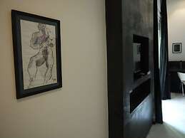 Arthur&Paul - Caters to Men