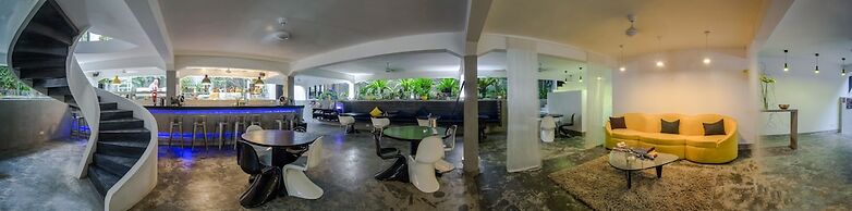 Arthur&Paul - Caters to Men