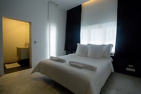 Arthur&Paul - Caters to Men