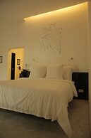 Arthur&Paul - Caters to Men