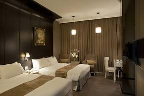 Renyi Lake Hotel