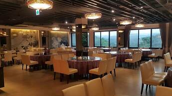 Renyi Lake Hotel