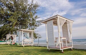 Saint Tropez Beach Resort Hotel