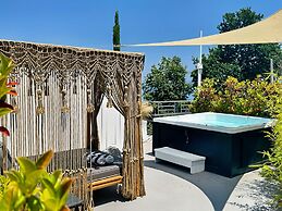 Panorama Suites & Spa