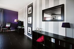 LIVIN Apartments