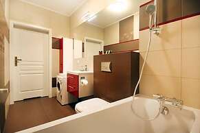 LIVIN Apartments
