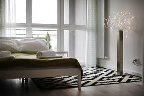 LIVIN Apartments